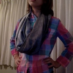 a Eiffel Tower scarf